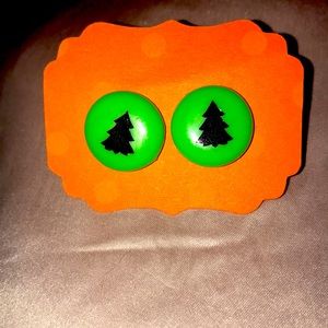 Christmas tree button earrings